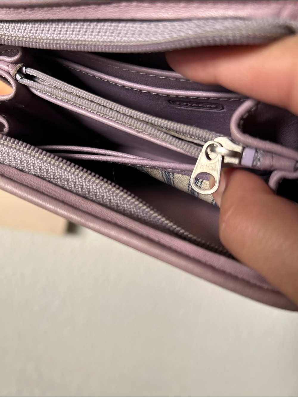 Vintage Coach Lavender Zip-Around Compact Clutch Wallet (Style 6901) - Picture 12 of 12